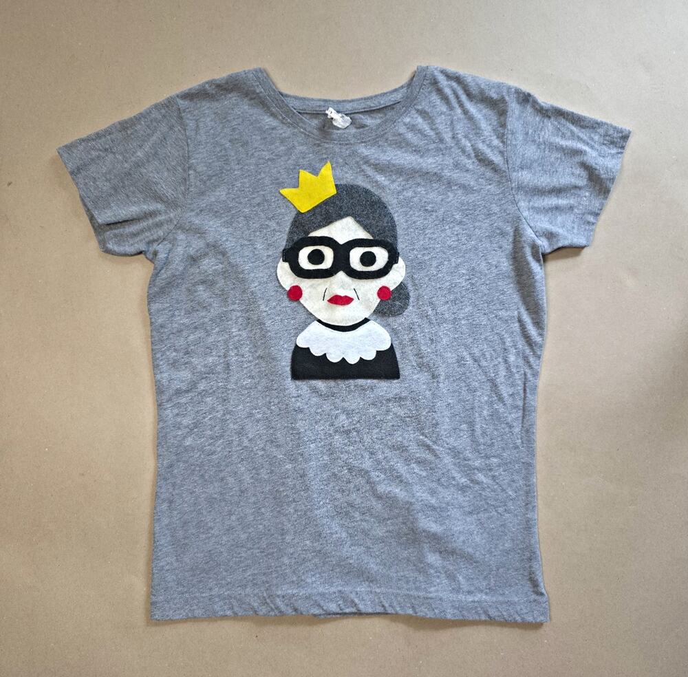 Mi Cielo Ruth Bader Ginsburg Graphic Tee Gray Womens M Short Sleeve Crew Neck